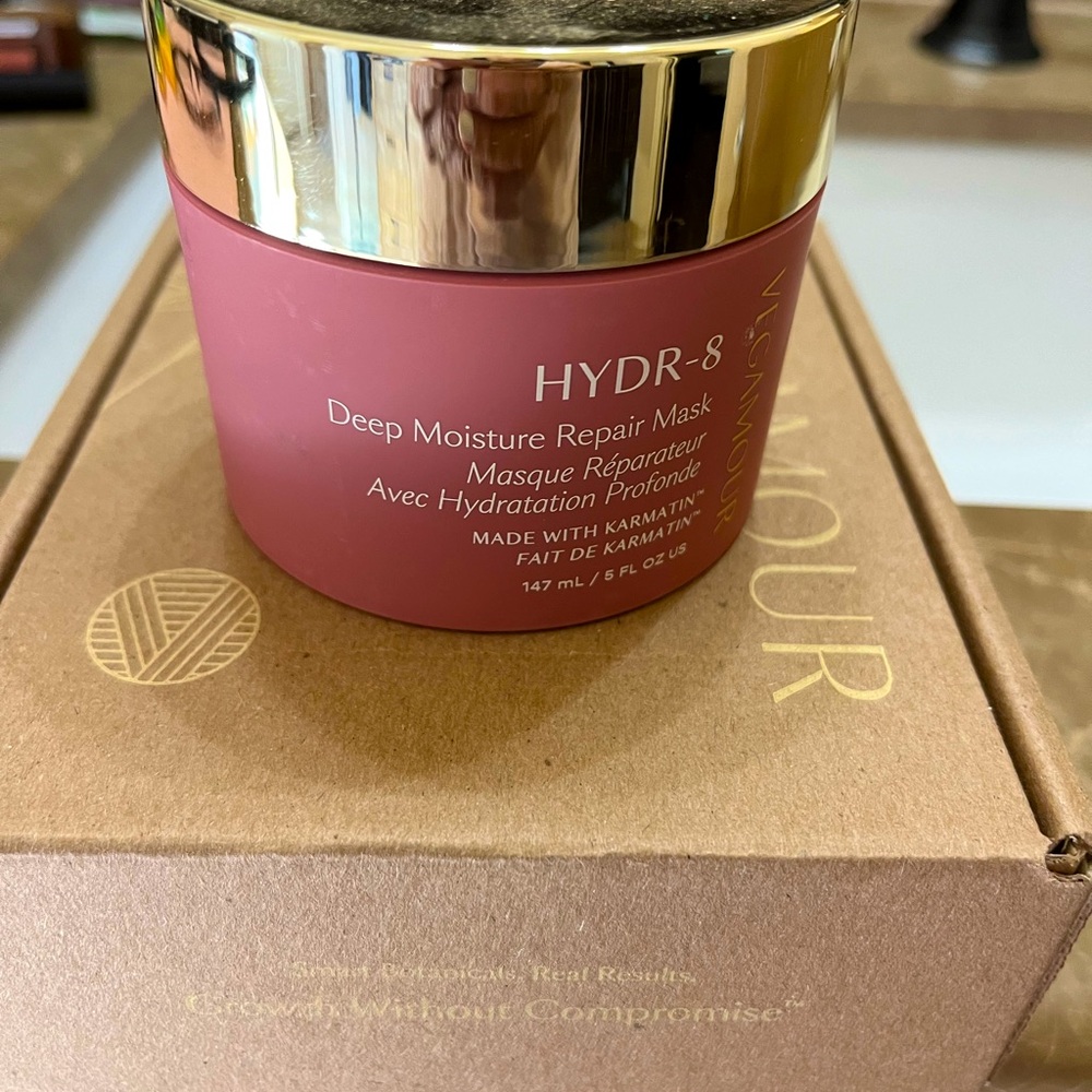 Vegamour deep moisture repair mask